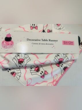 Halloween Decorative Table Runner with Pink Bow pumpkin & ghost Print BNWT